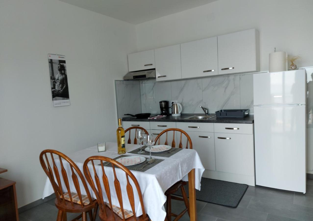 Apartmani Mare Novi Vinodolski Exterior photo